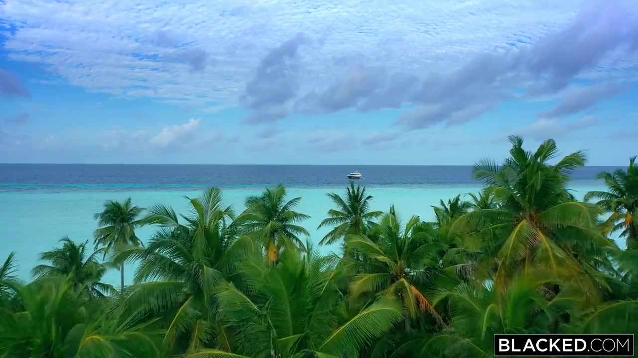 Watch Anal cruising on the beach Porn Video - ePornSup.