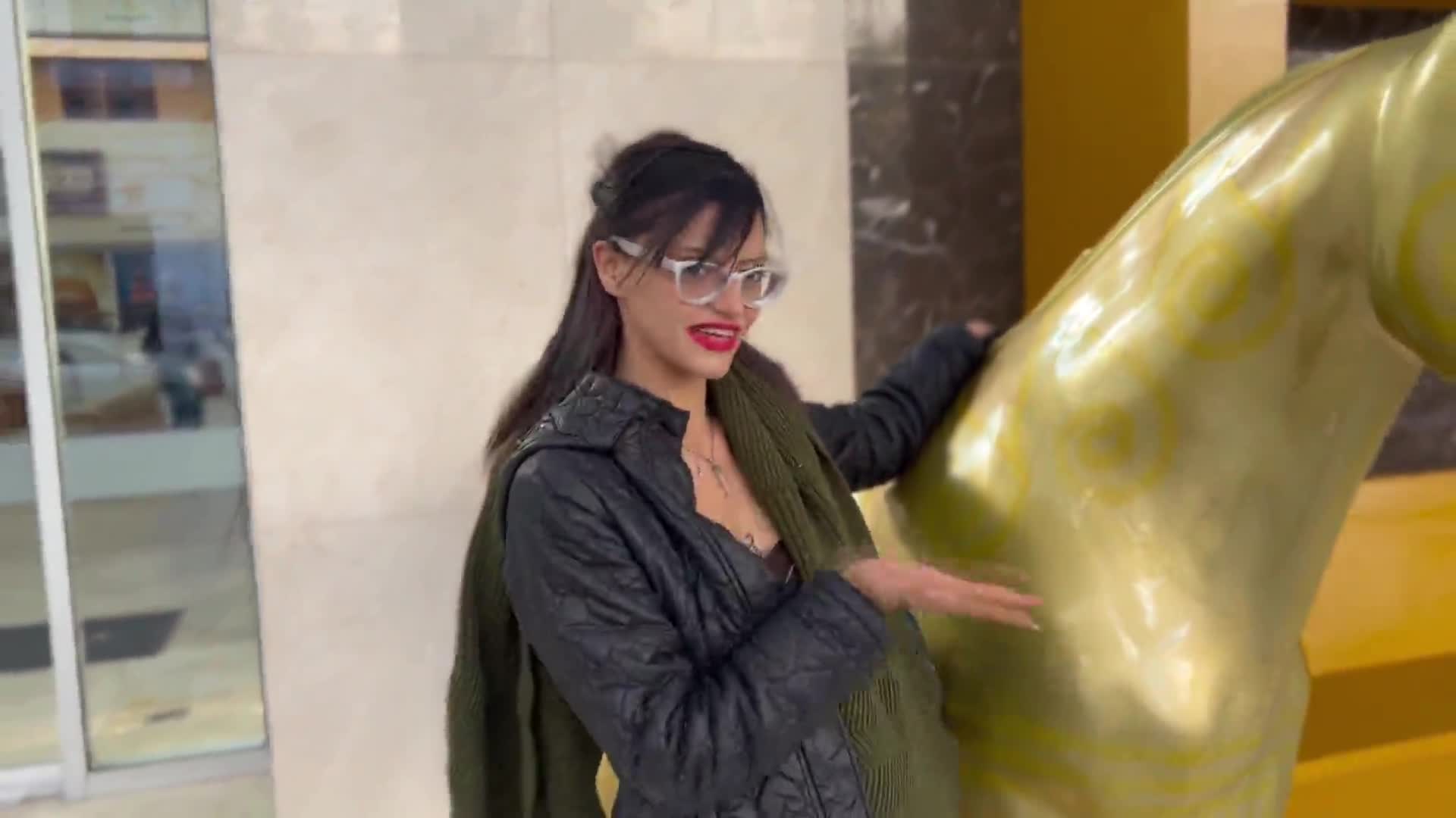 Watch Sigue sus instrucciones para sacarte hasta la última gota Porn Video - ePornSup.