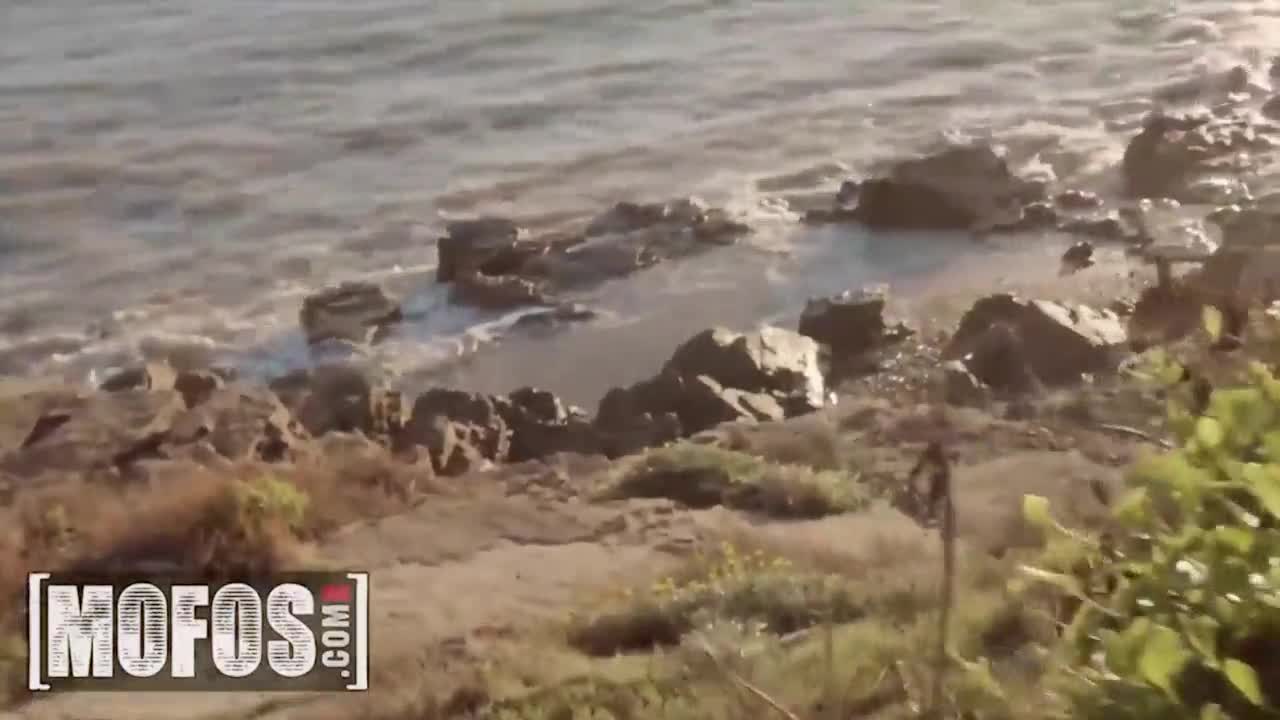Watch Polvazo intenso frente a las vías del tren Porn Video - ePornSup.