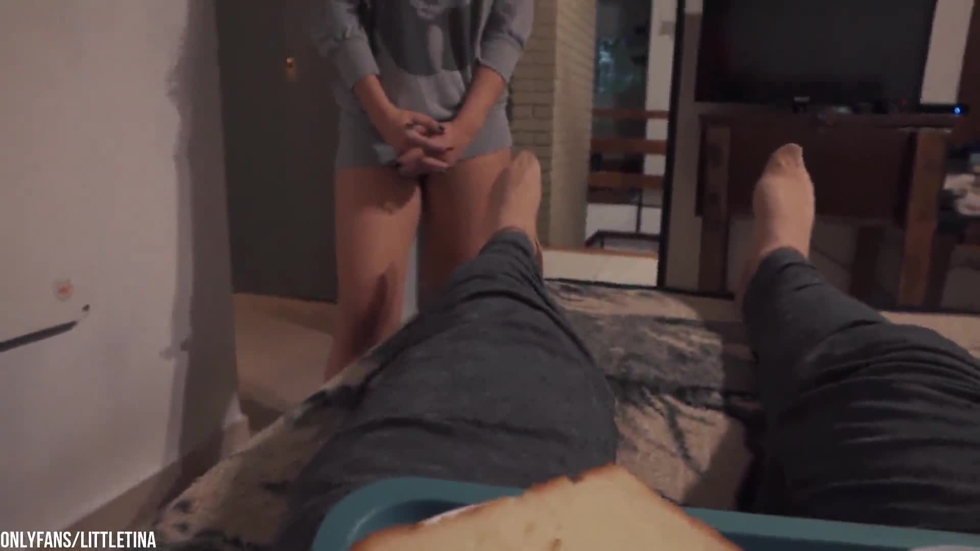 Watch Su novia le regala a dos de sus amigas Porn Video - ePornSup.