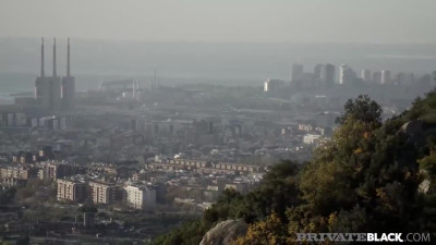 Dos pollas negras para una boca hispana