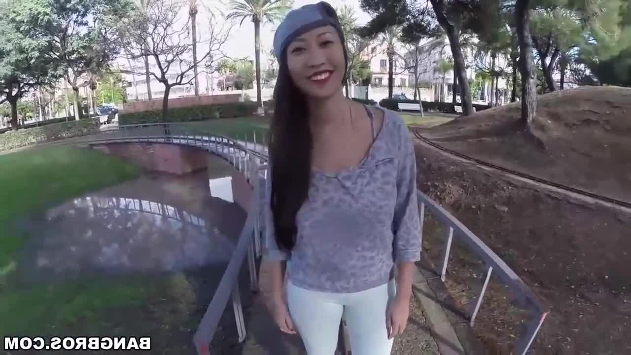 Watch Asiática follada analmente en público Porn Video - ePornSup.