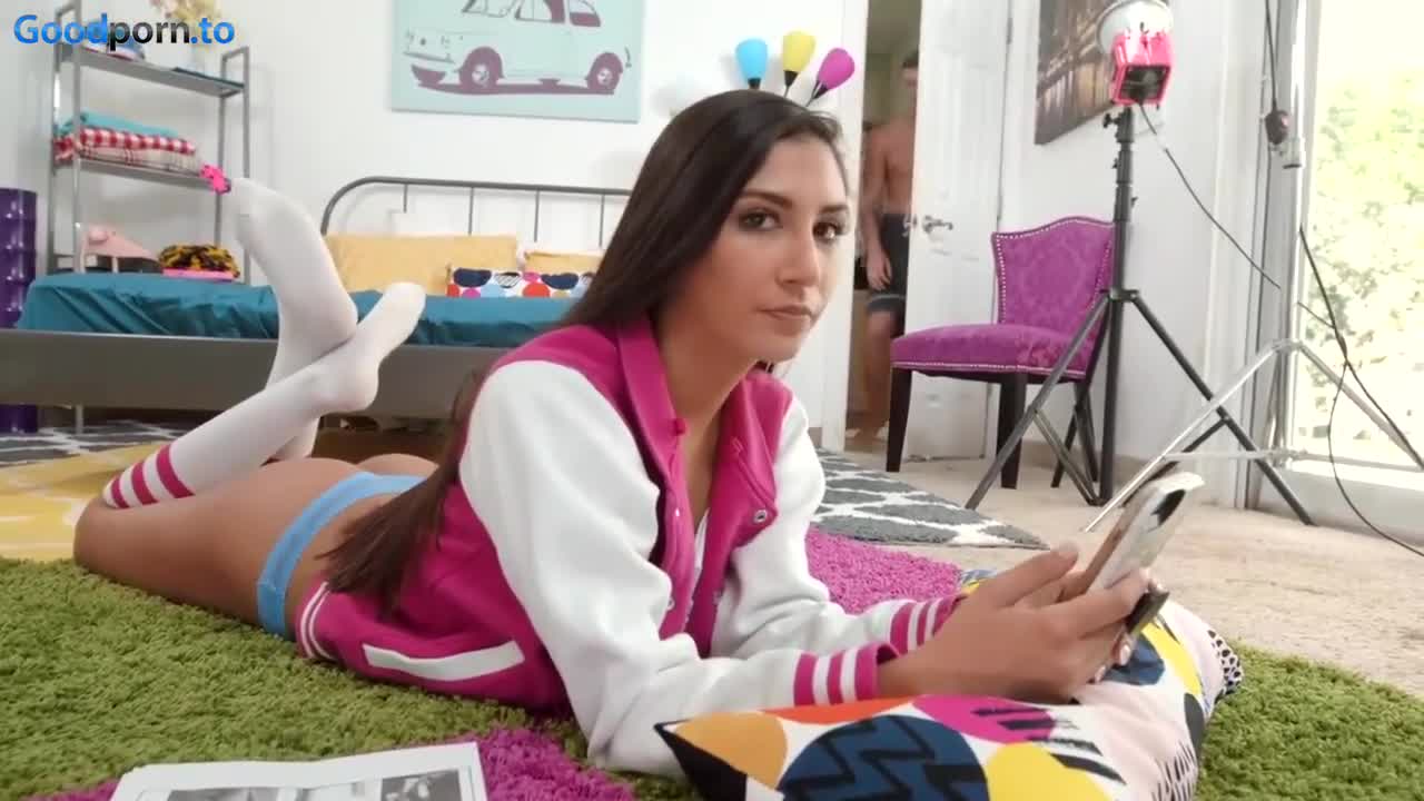 Watch Gianna gets dick on her break Porn Video - ePornSup.