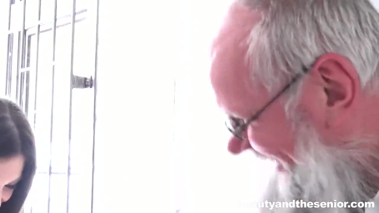Watch Old landlord fucks his future tenant Porn Video - ePornSup.