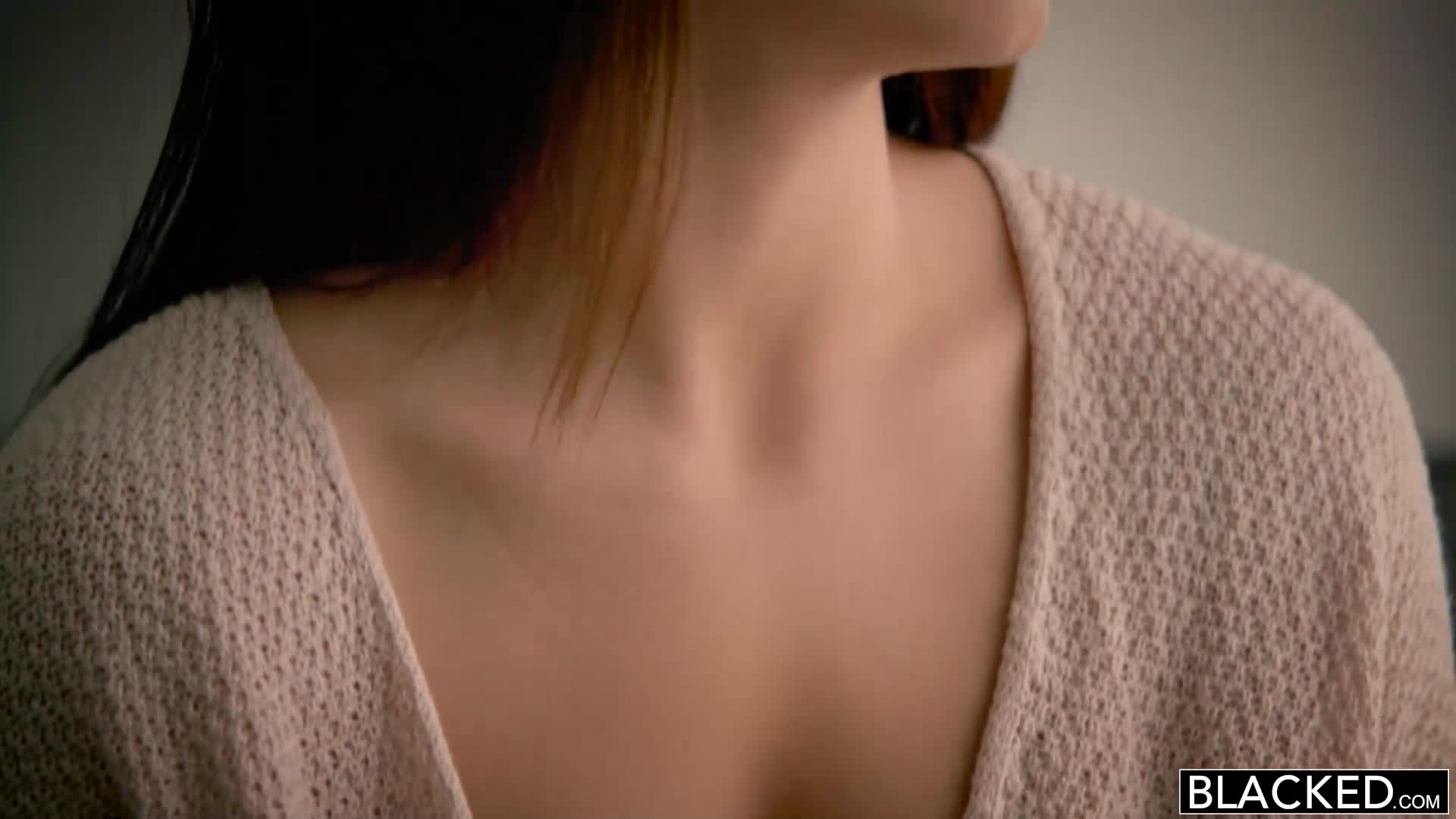 Watch Leah's Seduction Game: Who Said Privilege Can't Lead To Temptation? Porn Video - ePornSup.