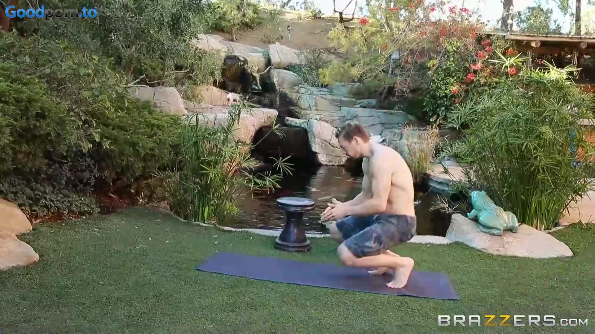 Watch Yoga Instructor Seduction: Marina's Mind-Blowing Session With Arnold Porn Video - ePornSup.