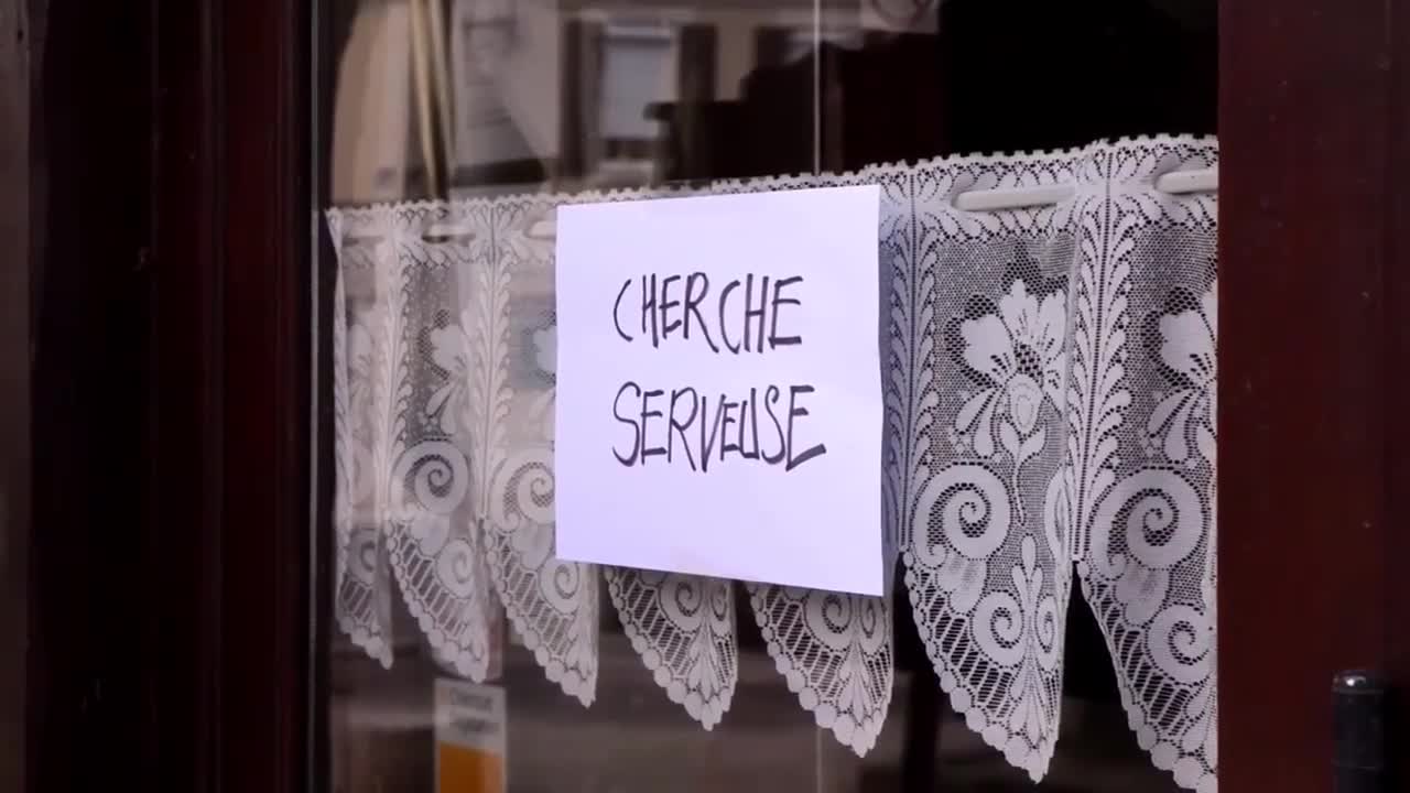 Watch La francesa folla mientras la belga mira Porn Video - ePornSup.
