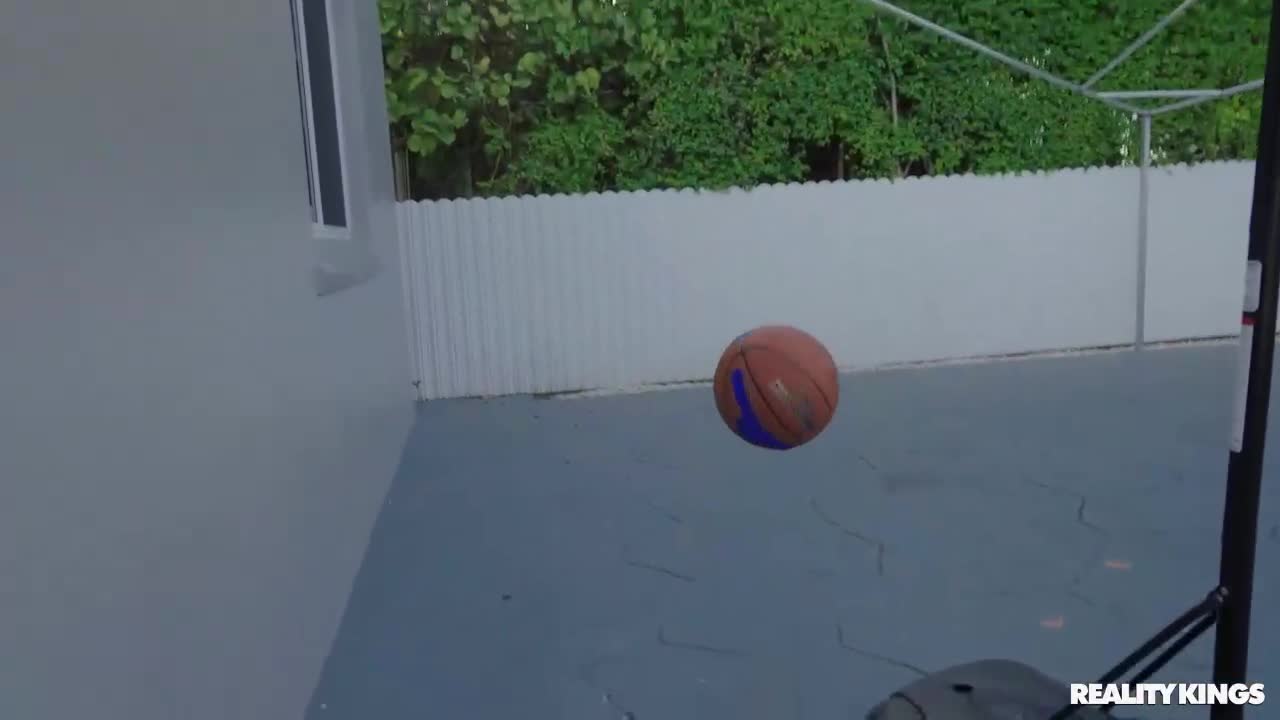 Watch Willow fucks after basketball Porn Video - ePornSup.
