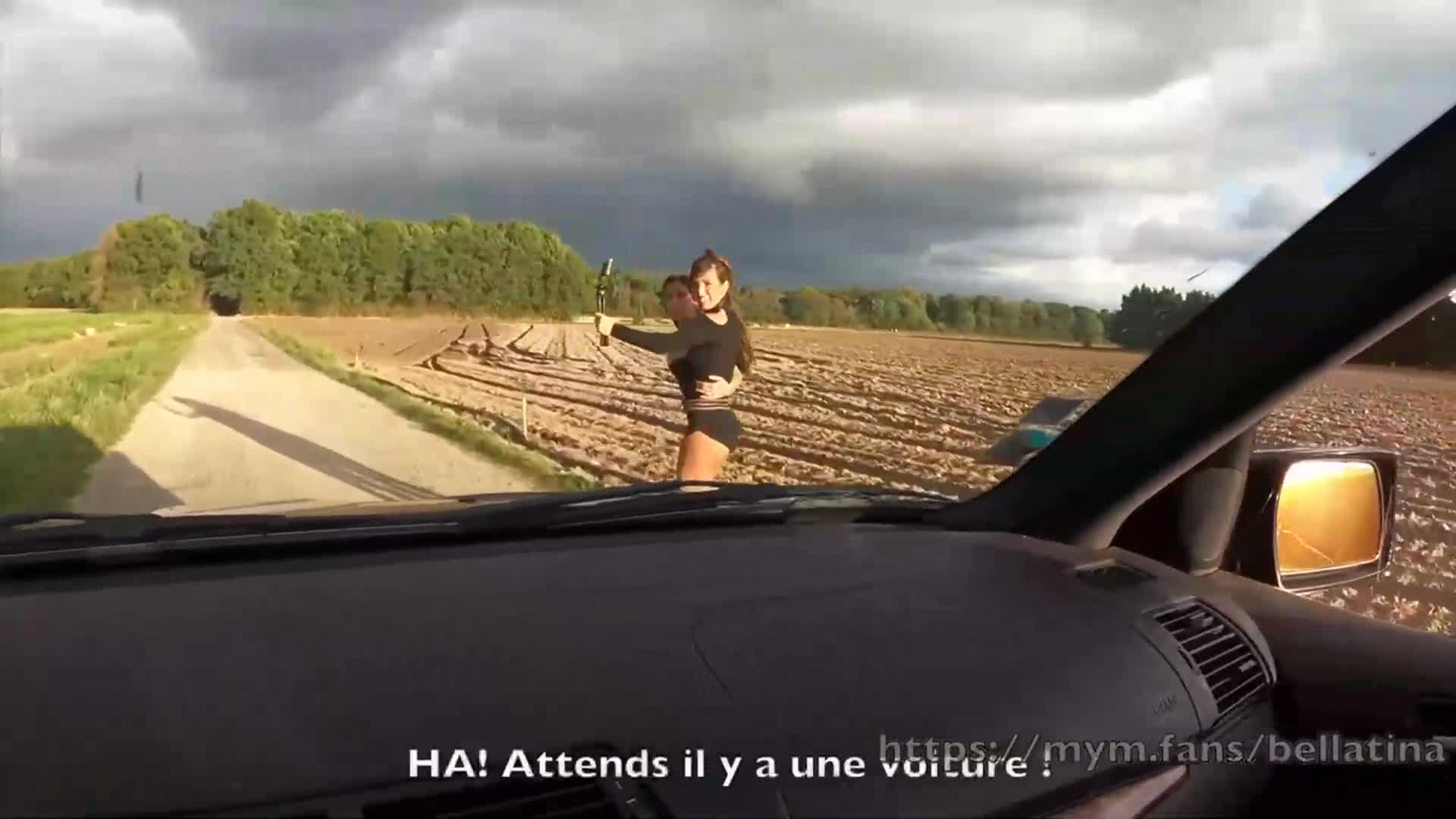 Watch Francesas ardientes chupan polla a un desconocido Porn Video - ePornSup.