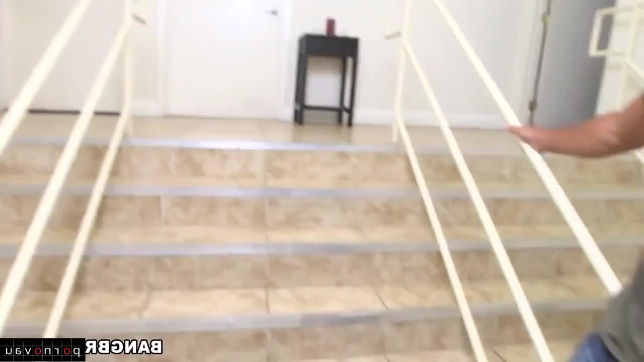 Watch Veronica sucks dick on the stairs Porn Video - ePornSup.