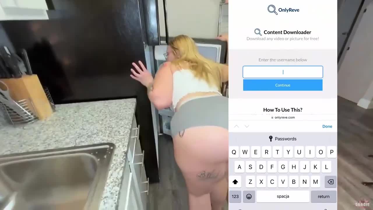 Watch Her girlfriend gives him a blowjob in the kitchen Porn Video - ePornSup.