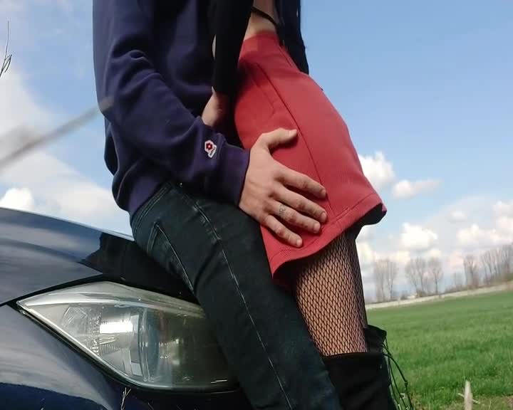 Watch Baise moi sur le capot comme une salope Porn Video - ePornSup.