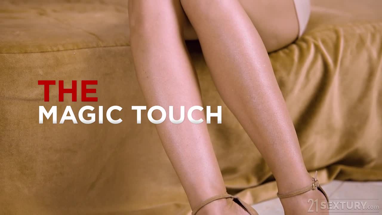 Watch Milf húngara seduce a masajista francesa Porn Video - ePornSup.